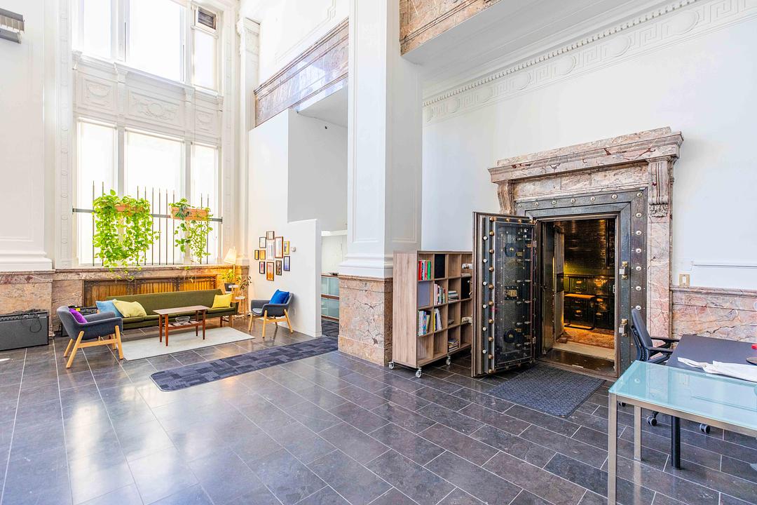 Main & Mezz - 402 W Pender St, Vancouver, BC