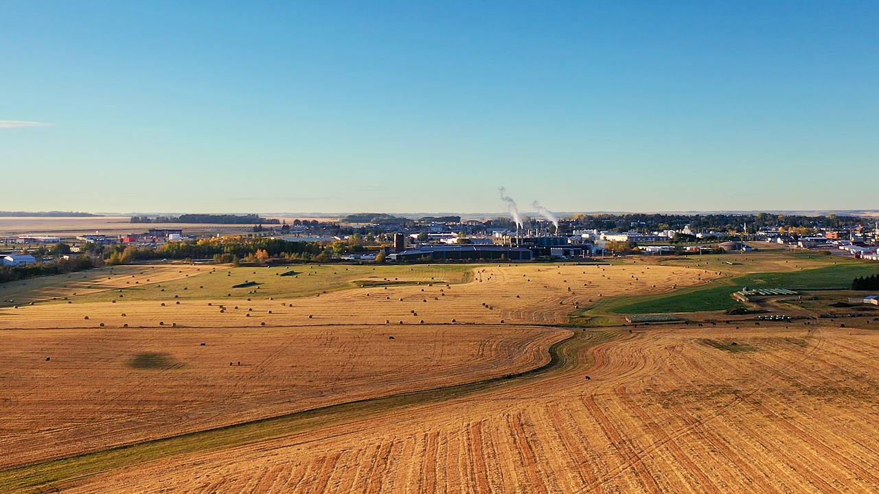 6340 C And East Trail, Innisfail, AB