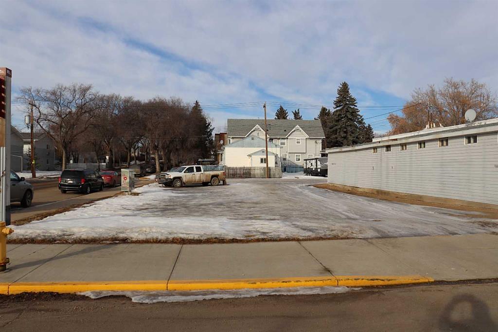 5302 50 Street, Ponoka, AB