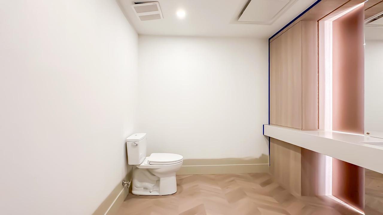 8273 Oak Street, Vancouver, BC