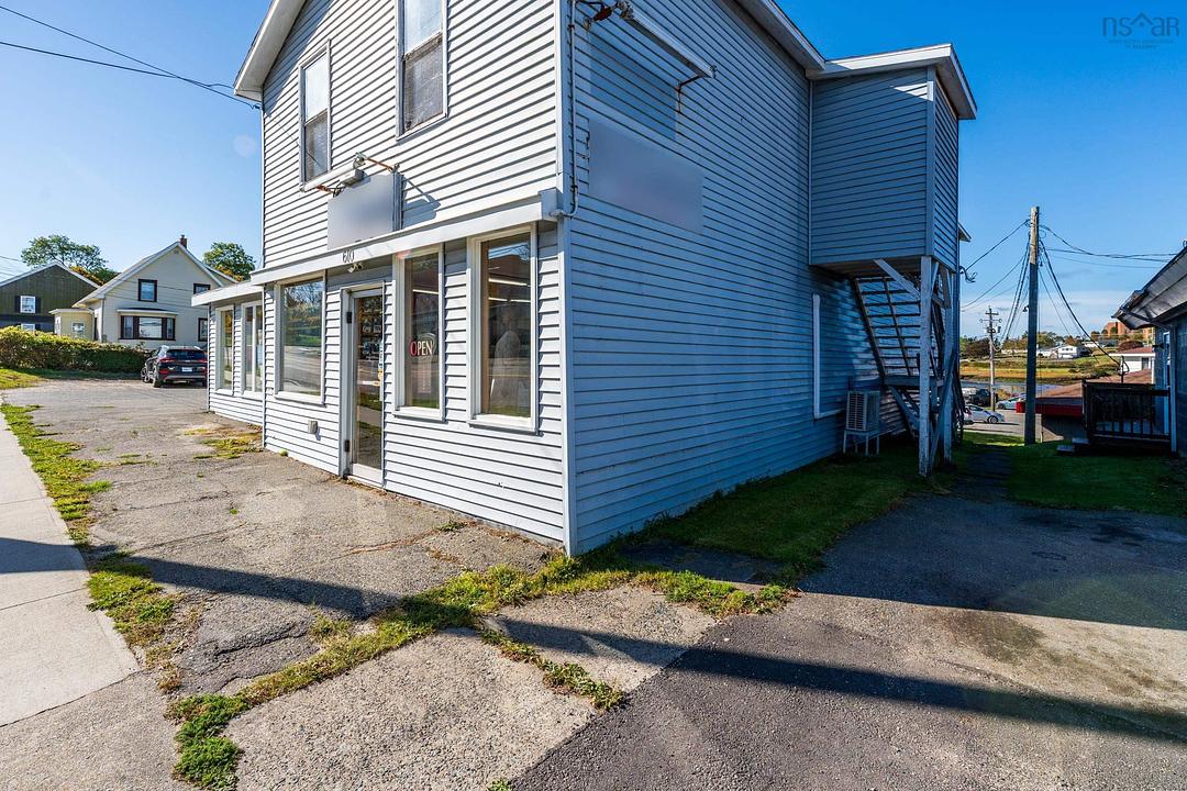 610 Main Street, Yarmouth, NS