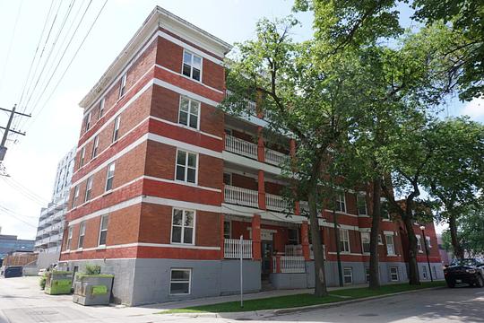 404 Qu'Appelle Avenue, Winnipeg, MB
