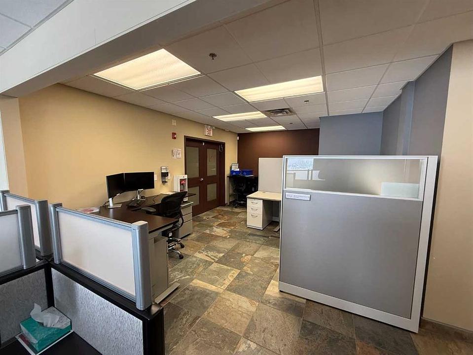 220 - 52 Gateway Drive Northeast, Airdrie, AB