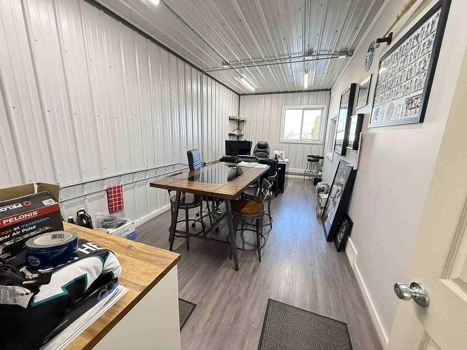 2 - 9 Sylvaire Close, Sylvan Lake, AB