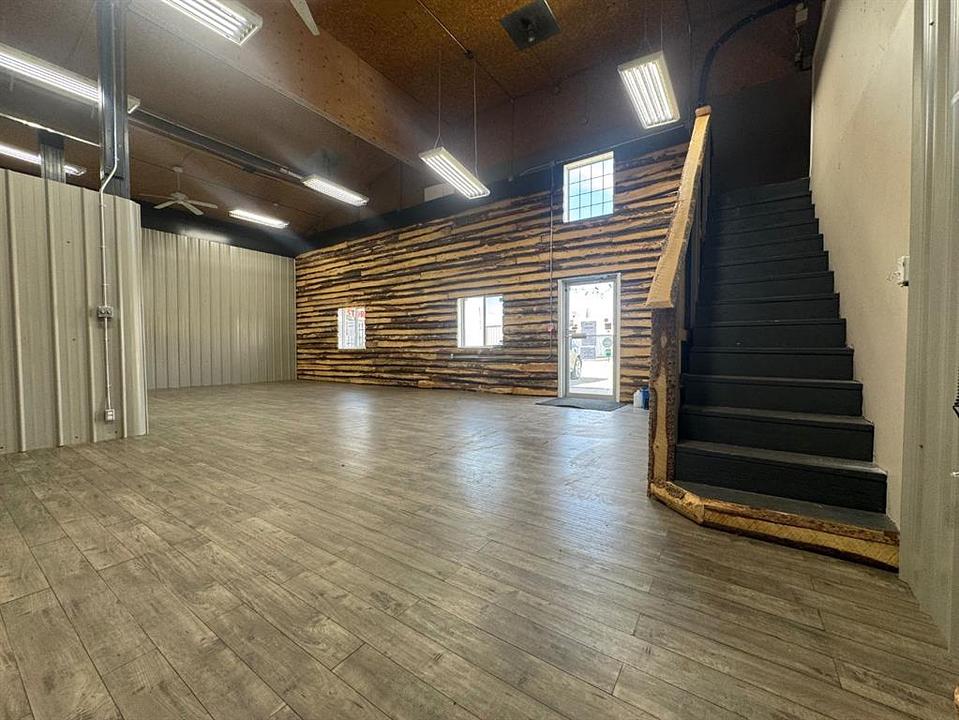 B - 6223 48 Avenue, Camrose, AB