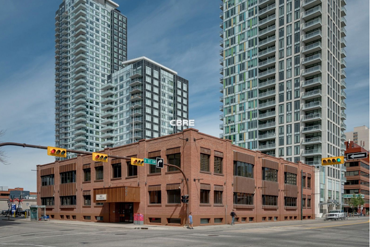 902 11 Ave SW, Calgary, AB