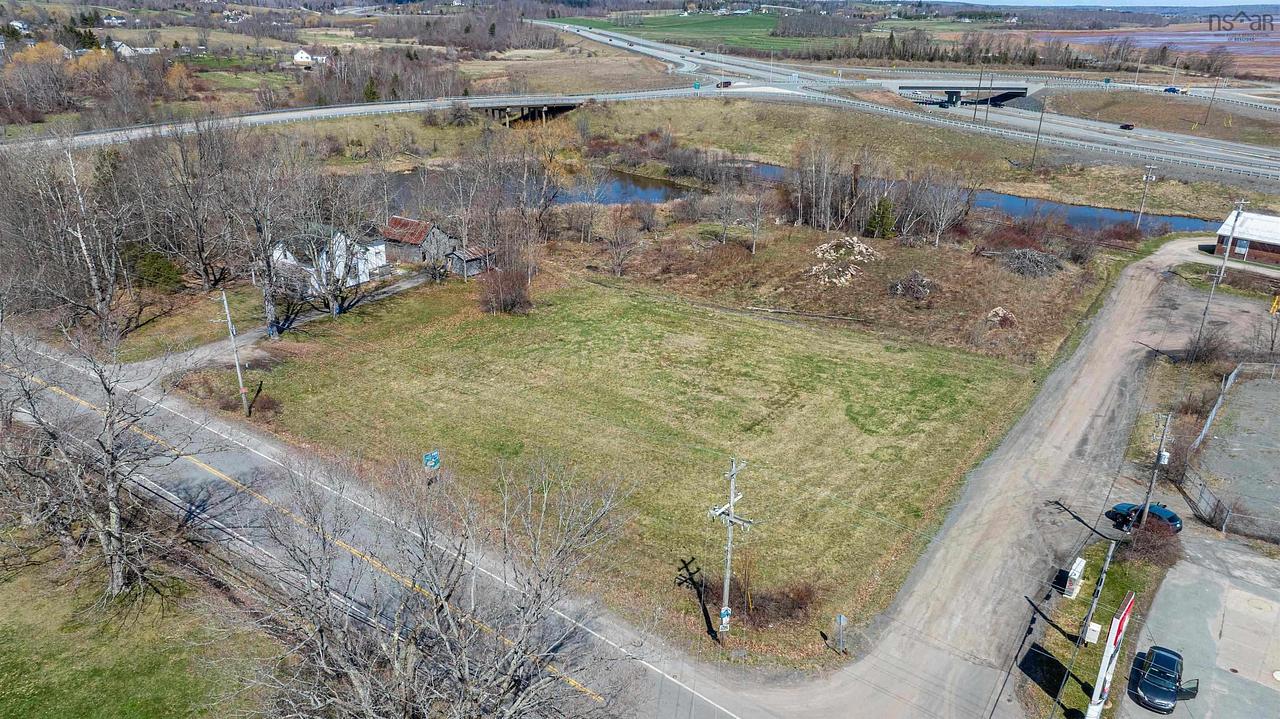 1981 Highway 1 Highway, Falmouth, NS