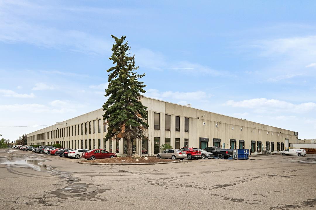 102 - 4441 76 Avenue Southeast, Calgary, AB