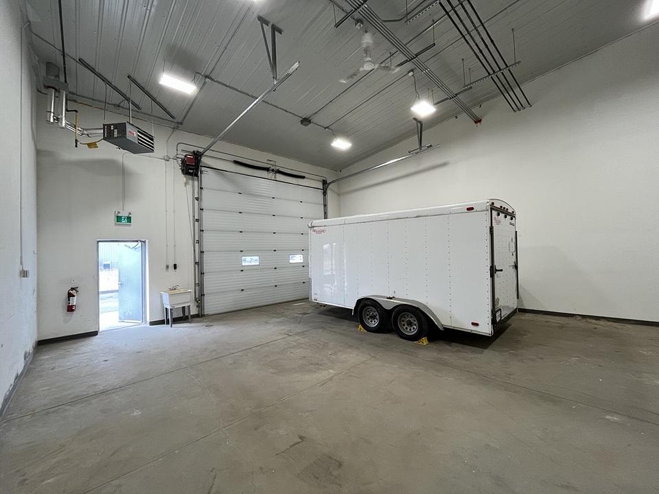 Bay 7 & 13 - 520 Solomon Dr, Regina, SK