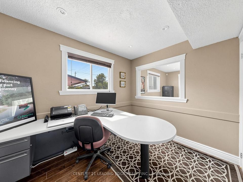 21 Metro Road South, Georgina, ON