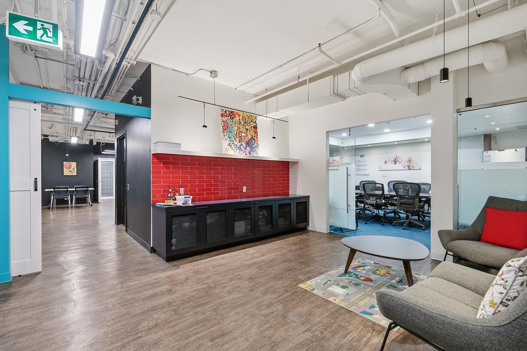 300 - 635 Queen Street East, Toronto, ON