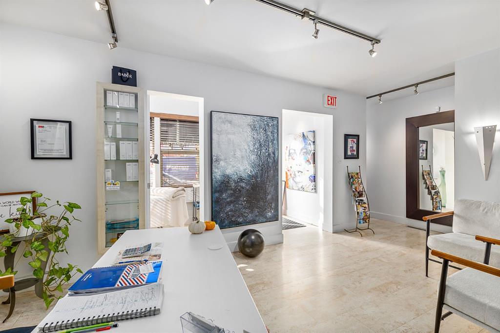 2032 34 Avenue Southwest, Calgary, AB