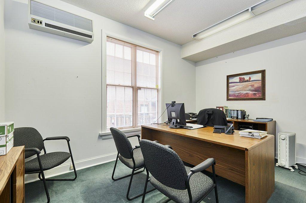 215 Simcoe Street North, Oshawa, ON