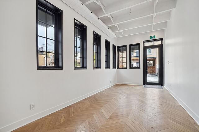 7585 Rue Saint-Hubert, Montréal, QC