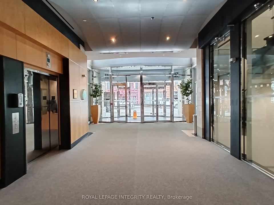 100 - 100 Murray Street, Ottawa, ON