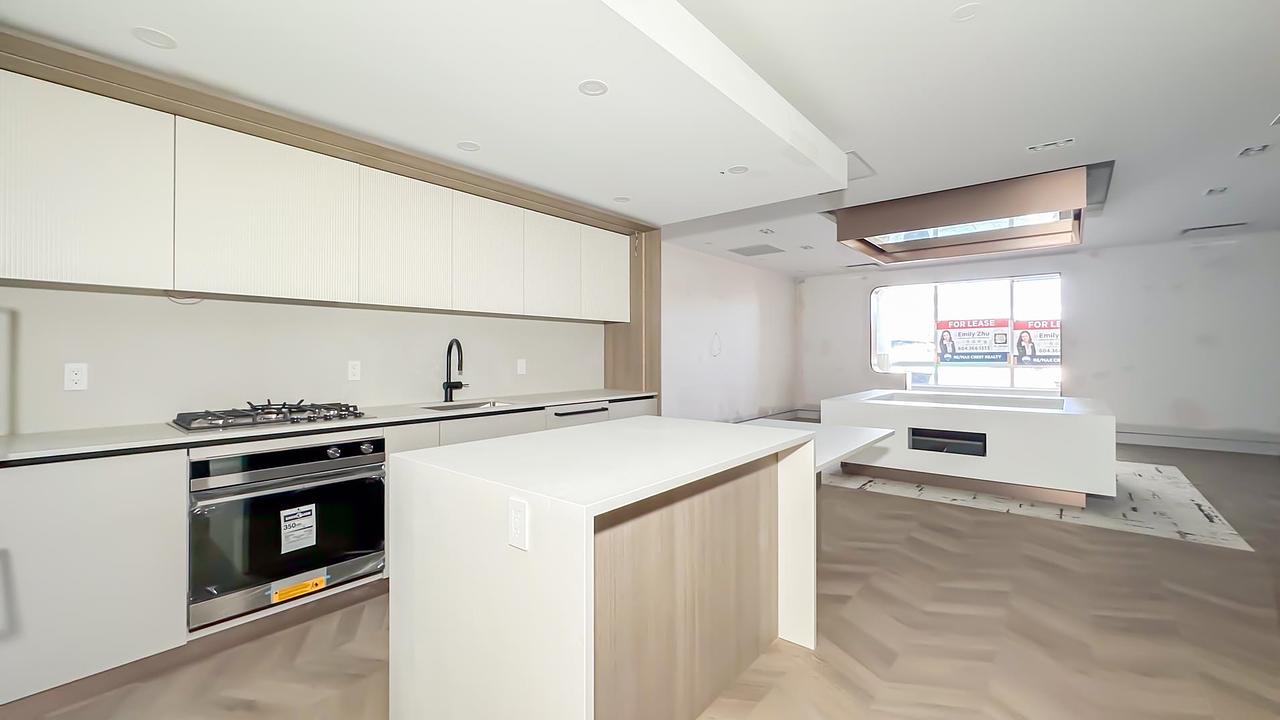 8273 Oak Street, Vancouver, BC
