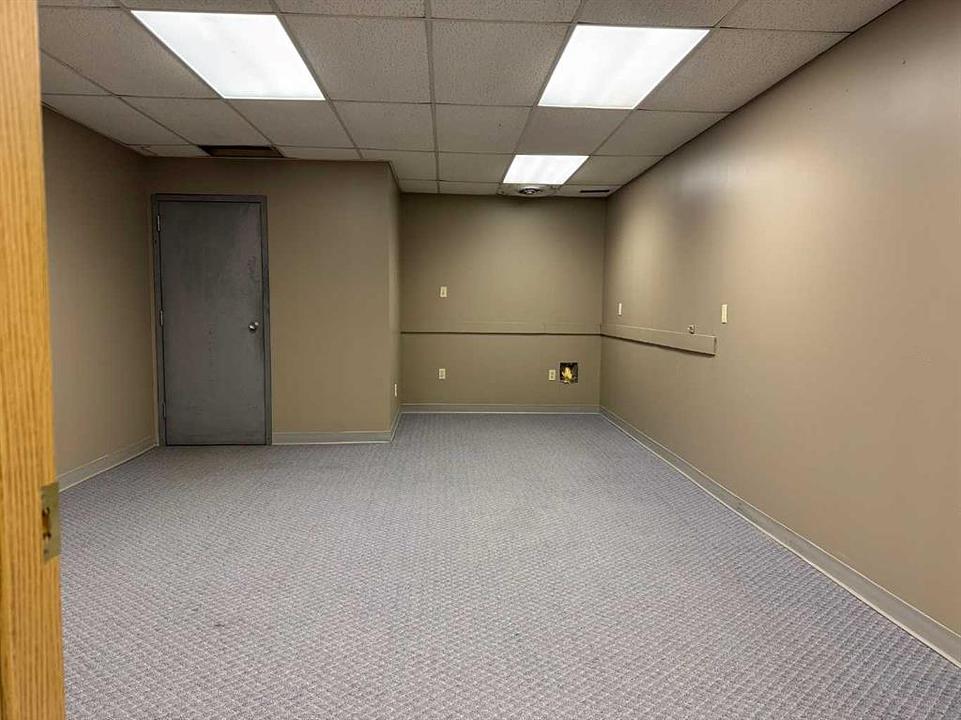 Bay 4 - 5208 62 Street, Lloydminster, AB