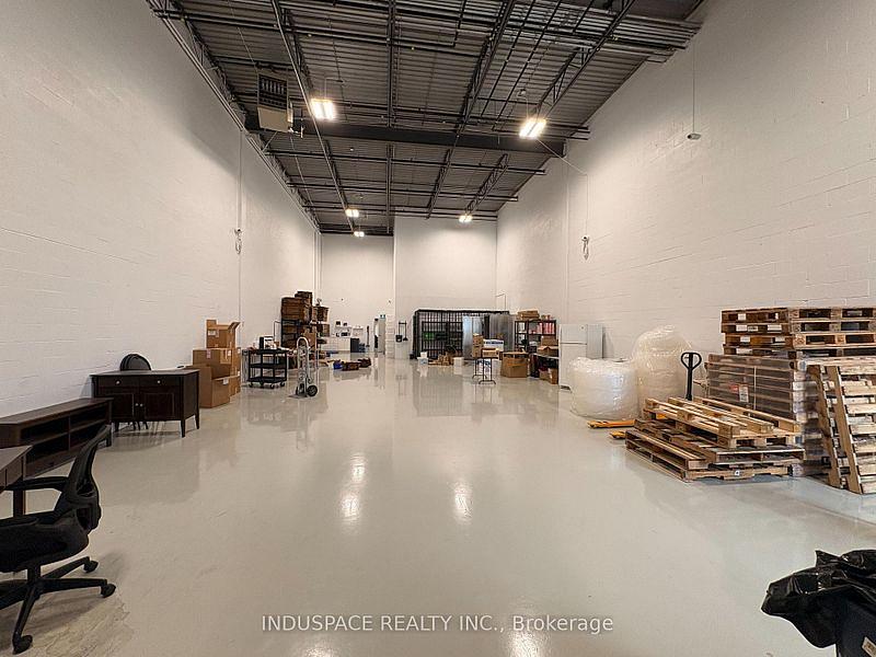 8 - 3620a Laird Road, Mississauga, ON