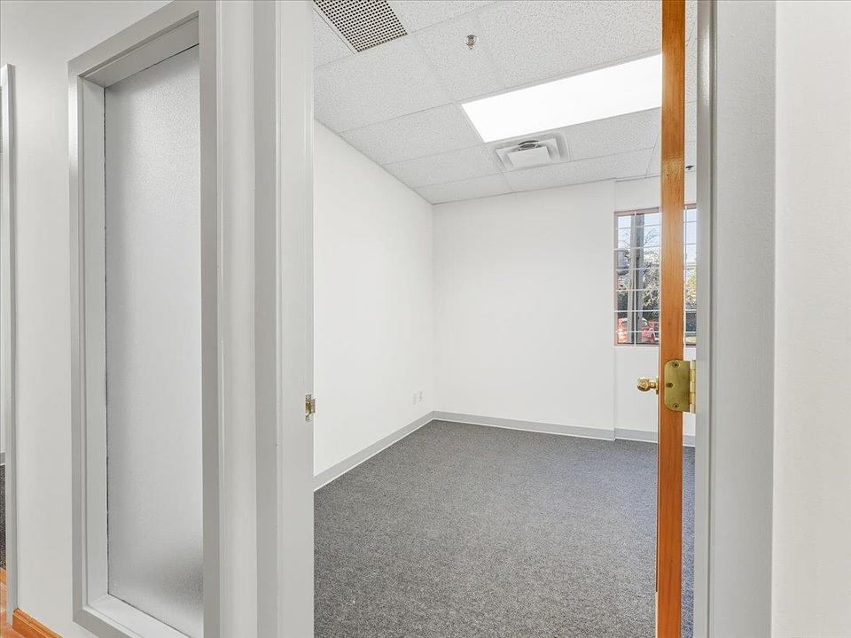 103/104 - 106-470 Kingsway, Vancouver, BC