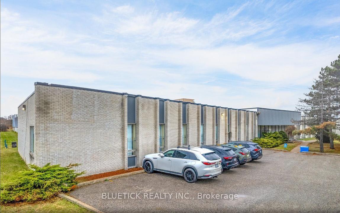 3 - 44 Rolark Drive, Toronto, ON