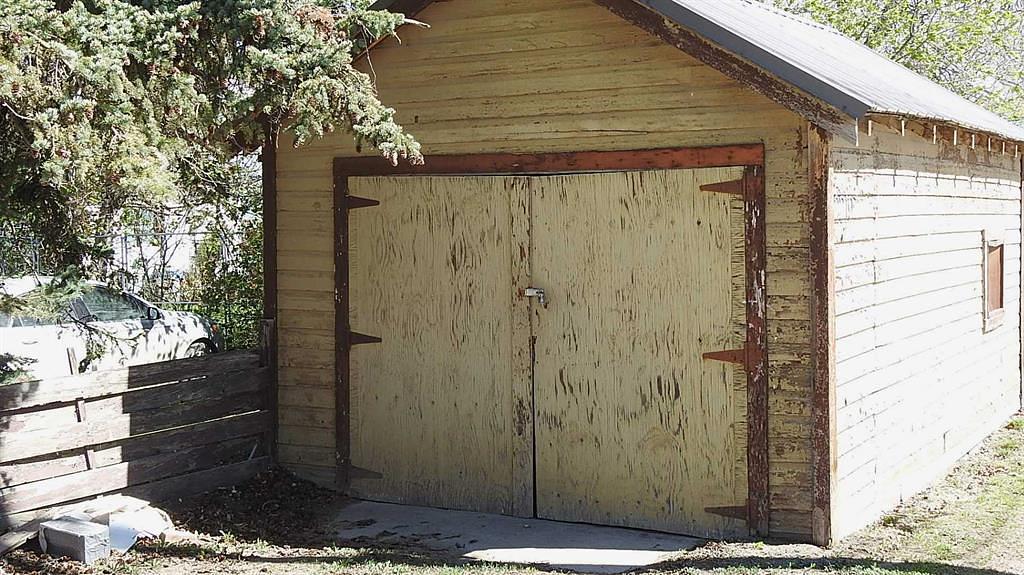 2219 20 Street, Nanton, AB