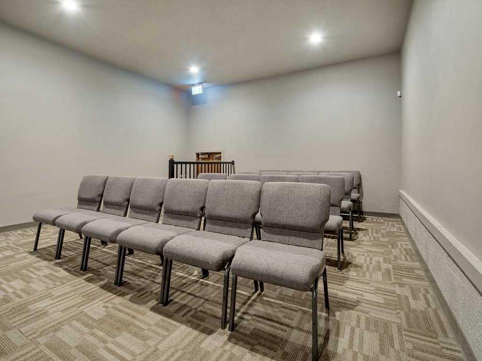 327 10 Street South, Lethbridge, AB