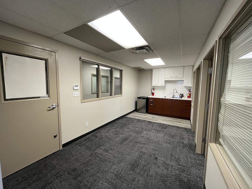 102 - 10706 King George Boulevard, Surrey, BC