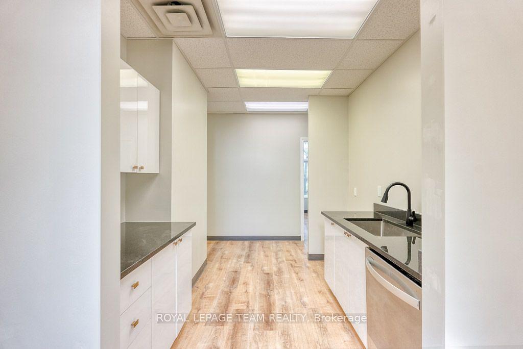 84 Centrepointe Drive, Ottawa, ON
