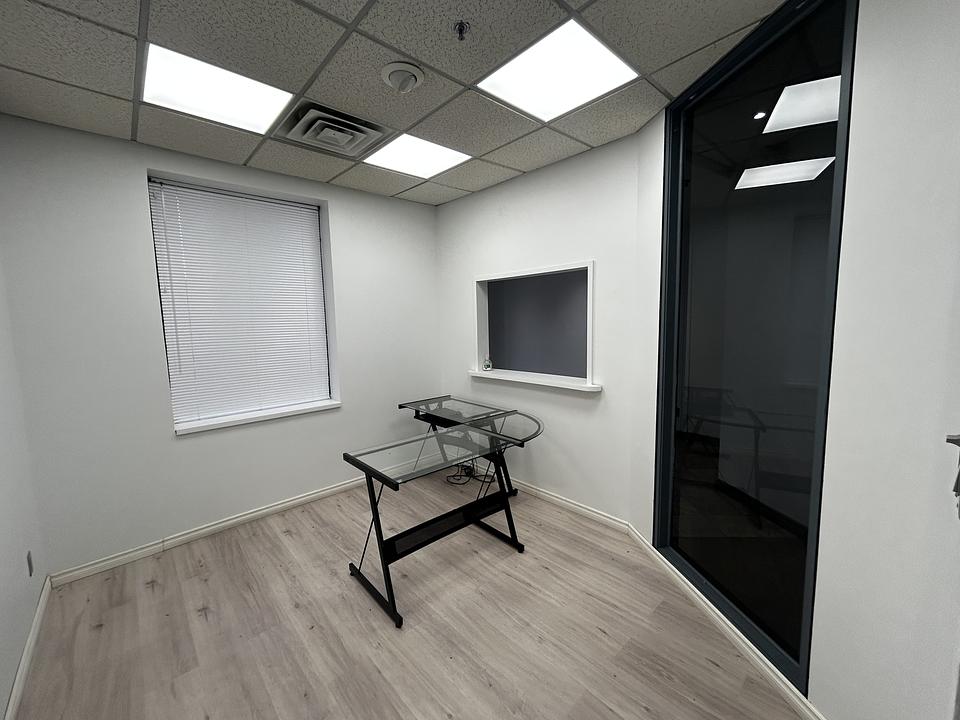 D14 - 1105 Crestlawn Drive, Mississauga, ON
