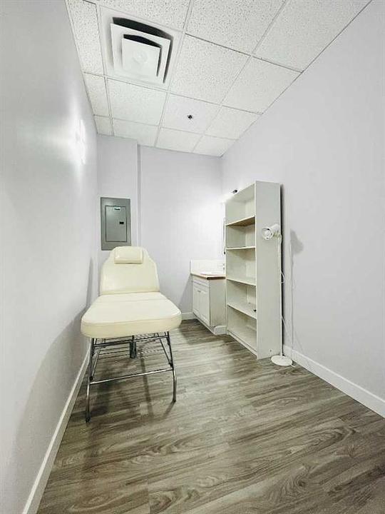 1623 Centre Street Northwest, Calgary, AB