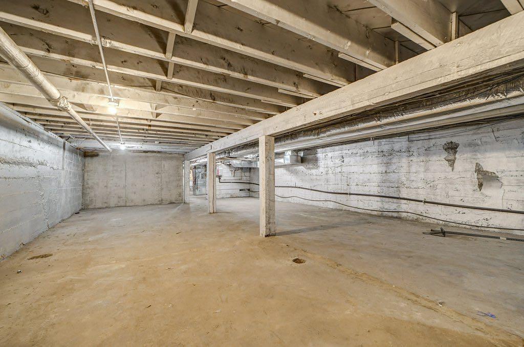 12937 20 Avenue, Crowsnest Pass, AB