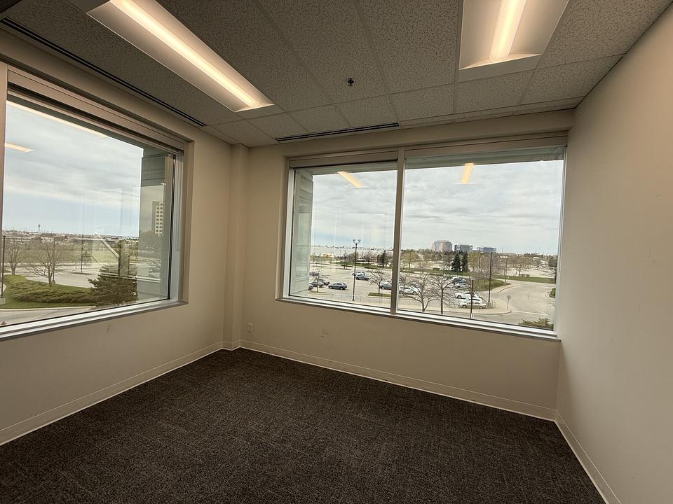 210 - 100 Milverton Drive, Mississauga, ON