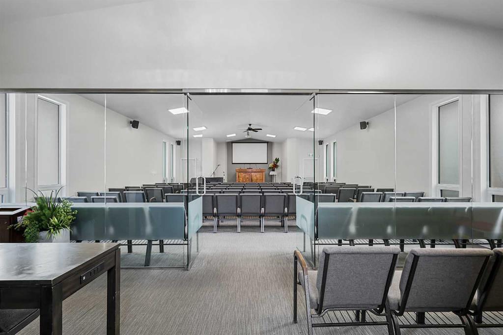 232 8A Street Northeast, Calgary, AB