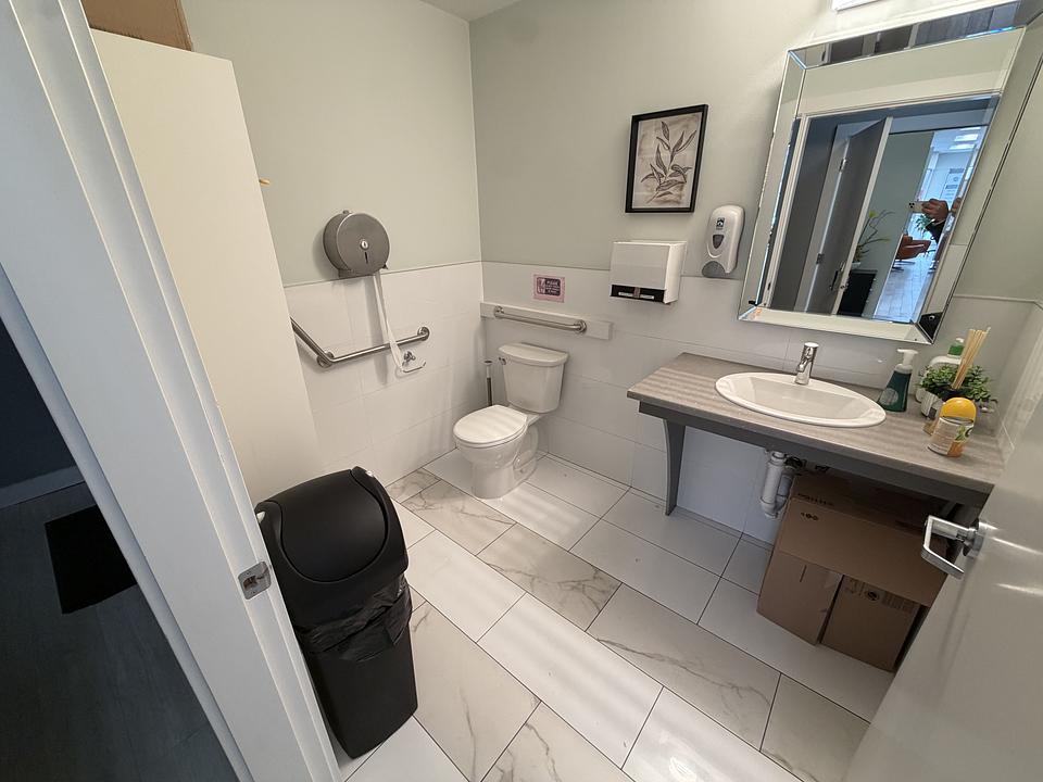 8188 Granville Street, Vancouver, BC