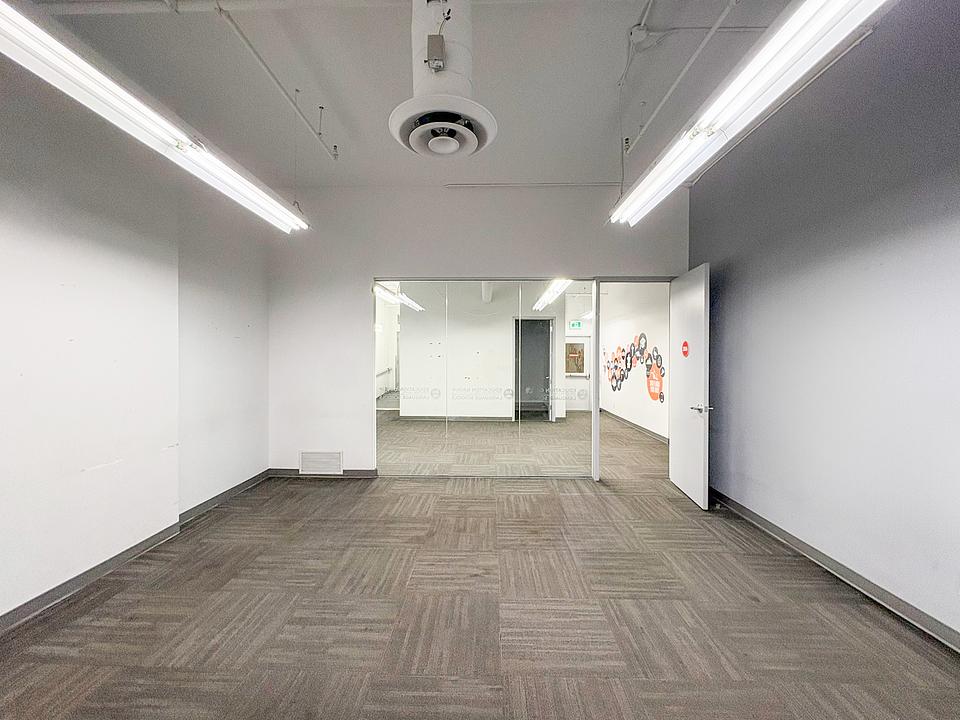 555 Richards St, Vancouver, BC