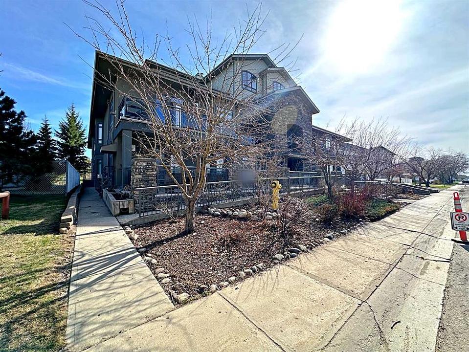102 - 10110 Fraser Avenue, Fort McMurray, AB