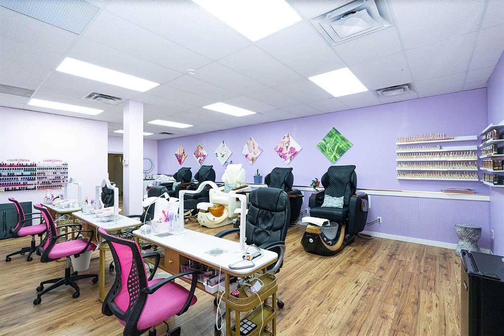 #2 - 28 12 Avenue Southeast, High River, AB