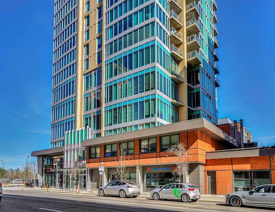 880 4 Avenue Southwest, Calgary, AB