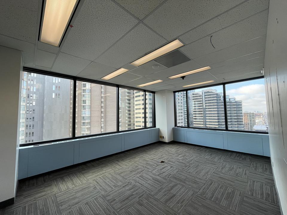 1300 - 180 Dundas Street West, Toronto, ON