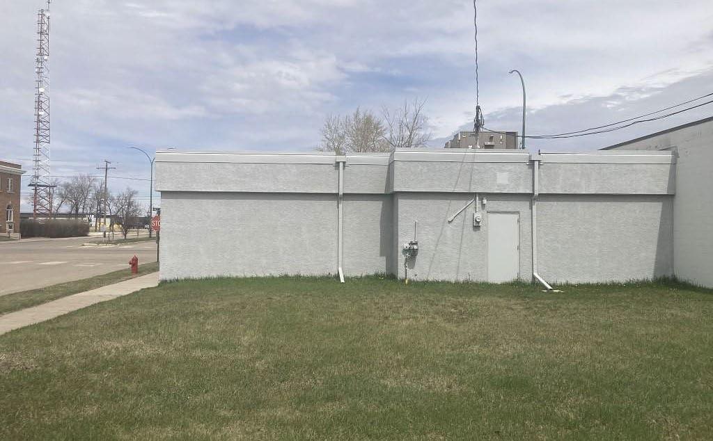 Retail Building - 37 Main Street, Wilkie, SK