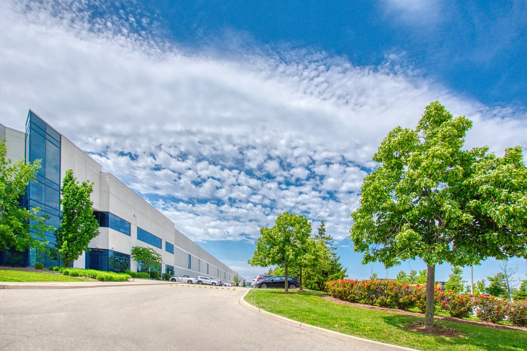 1 - 150 Courtneypark Drive West, Mississauga, ON
