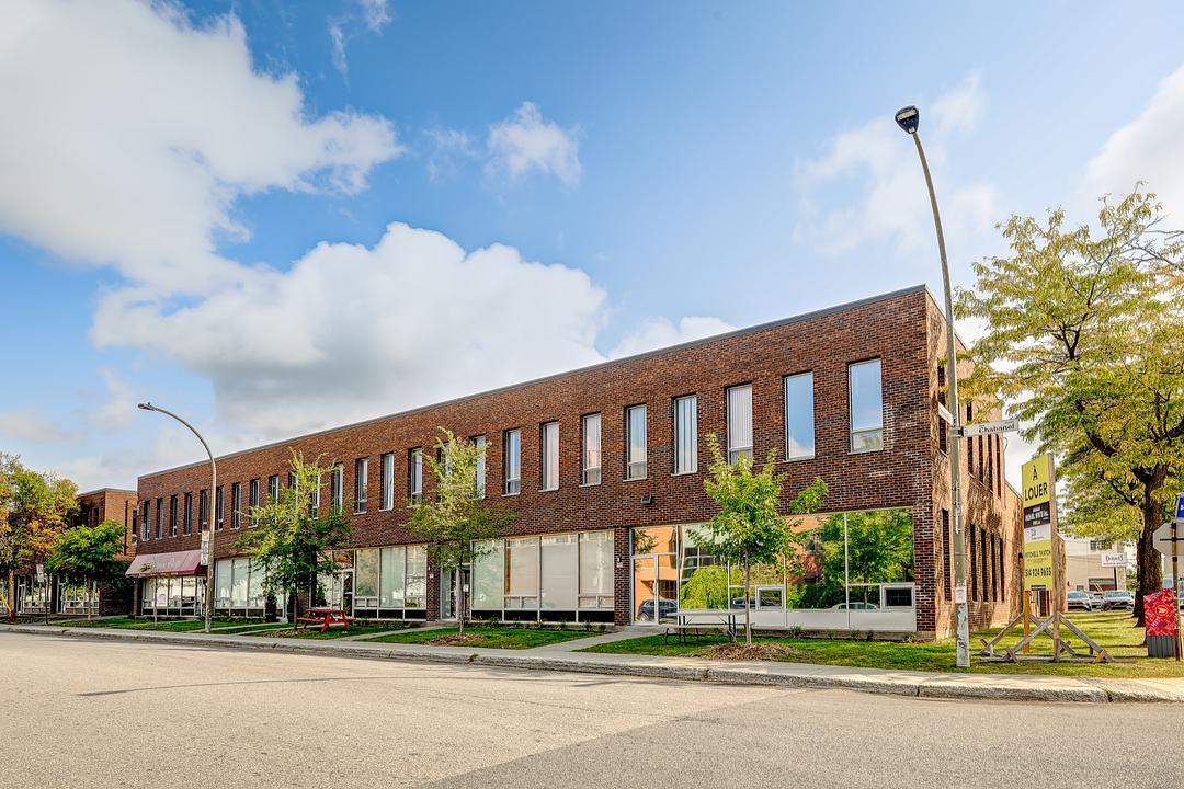 2E - 1560 Rue Chabanel Ouest, Montréal, QC