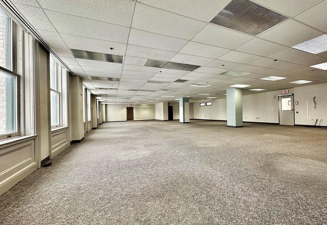 360 - 123 Main Street, Winnipeg, MB