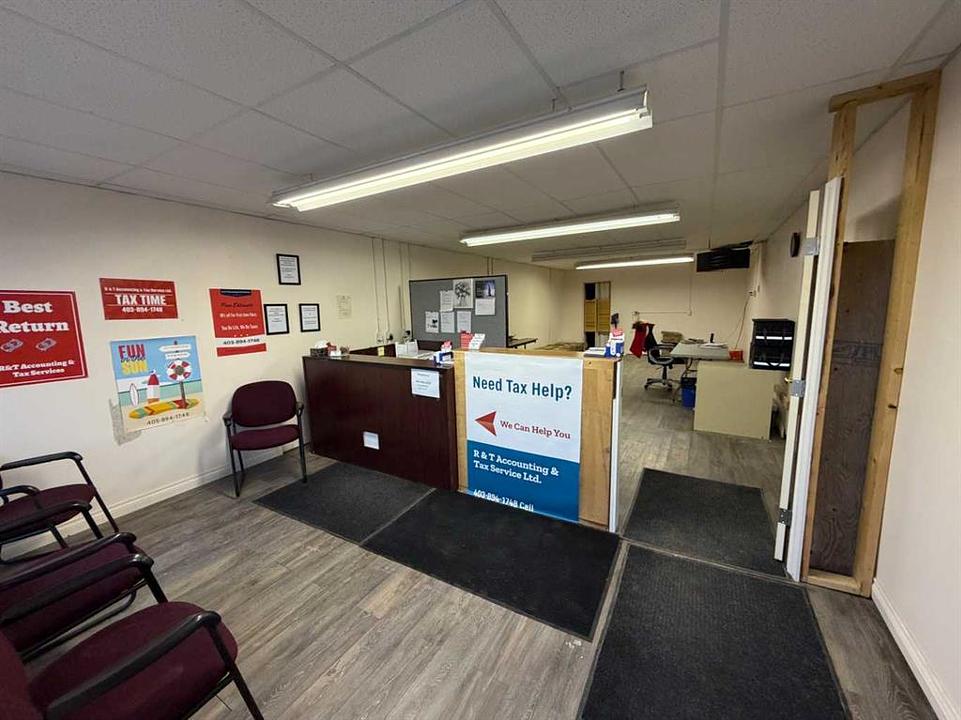215 Main Street, Cardston, AB